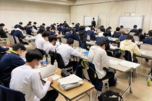 EE876DA5386B4934A351E5F8BF9B7570 R